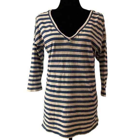Gap V-Neck Blue and White Striped Top with 3/4 length sleeves and silver accent - Picture 1 of 11